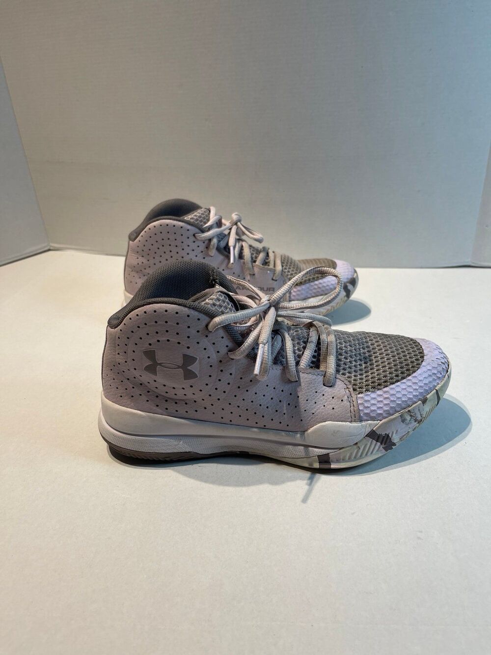 Under Armour Jet 2019 Basketball Shoe Size 4Y Nebula Purple (500)/White